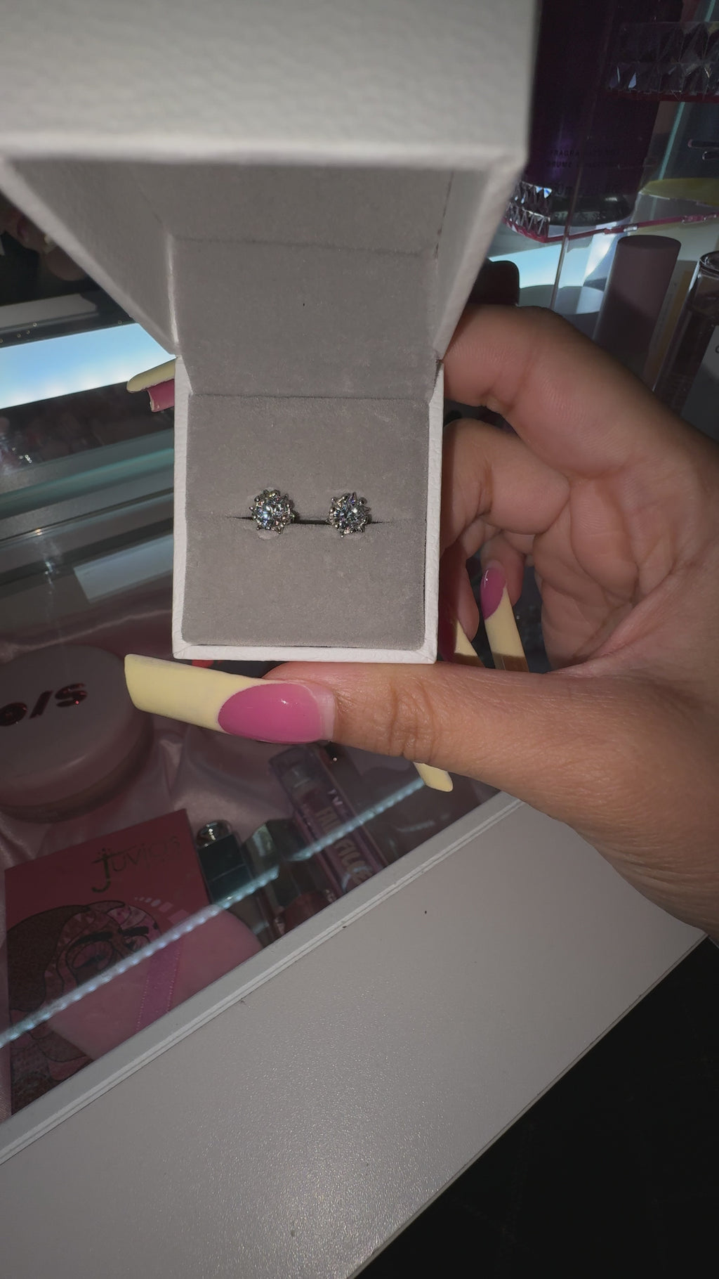 Nova crystal studs